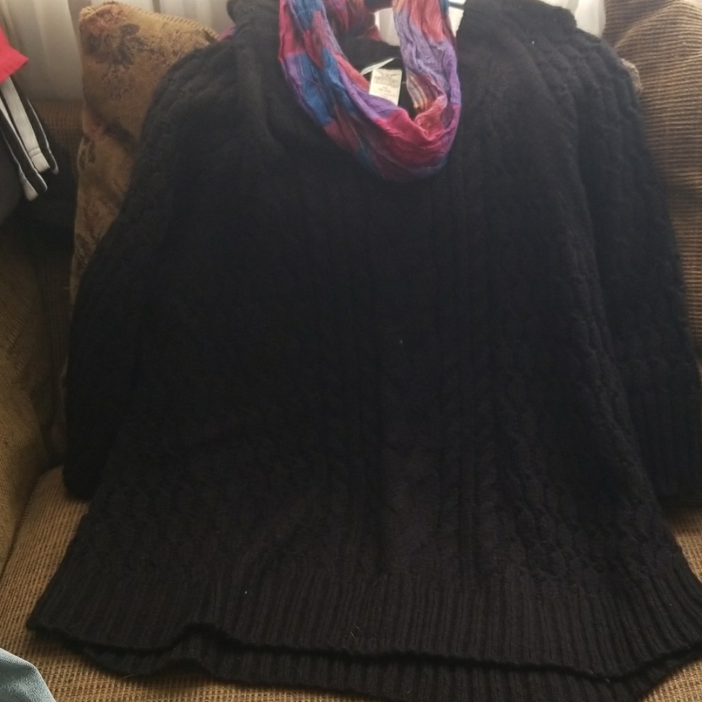 Vintage style black sweater